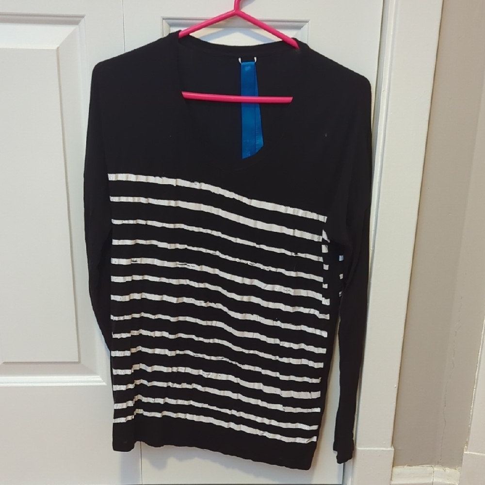 Kit and Ace Black And White Striped V-neck Longsleeve Top